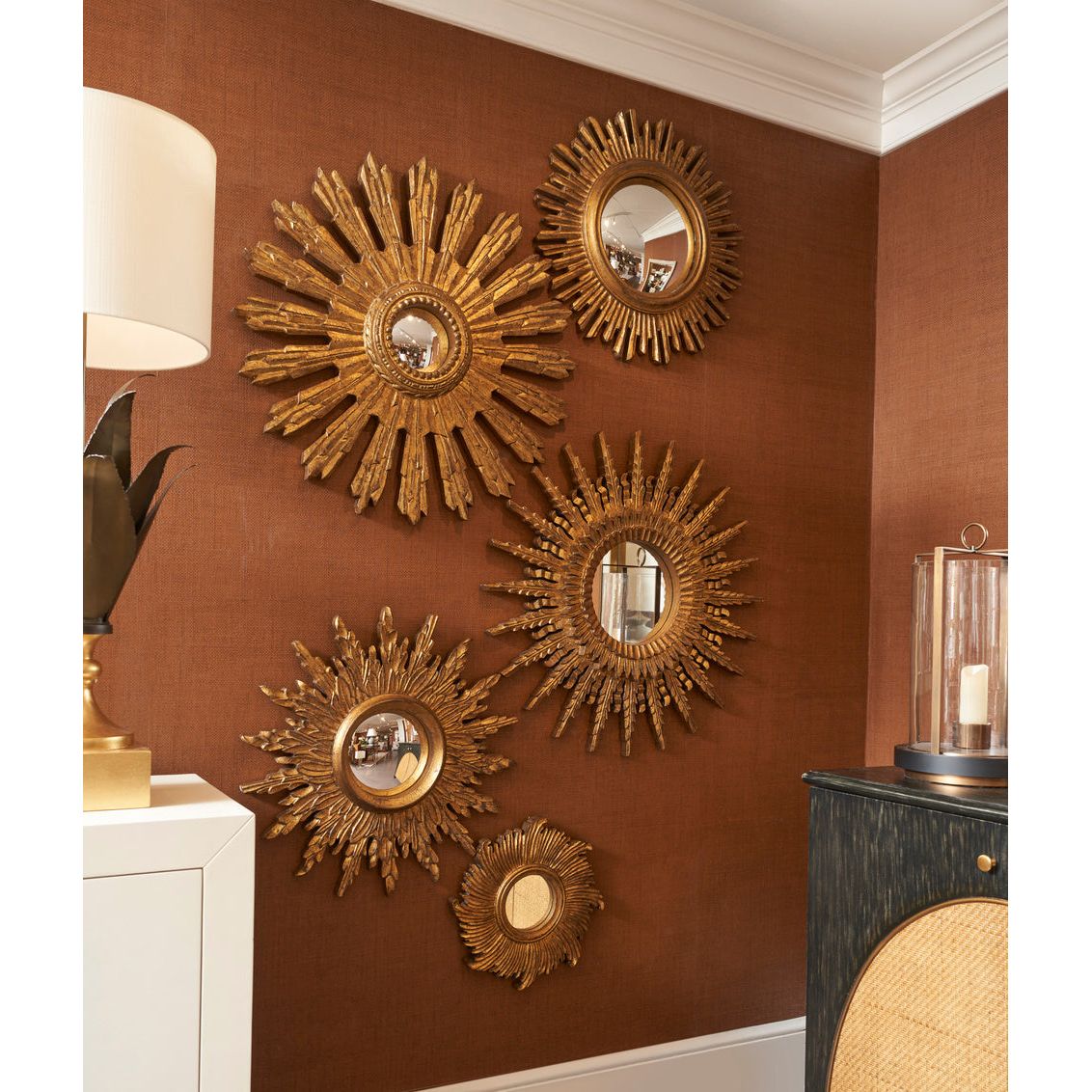 The Solene Mirror – Hand-Carved Round in Antique Gold