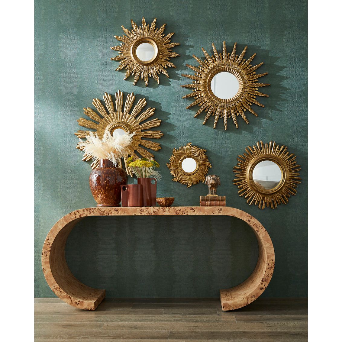 The Solene Mirror – Hand-Carved Round in Antique Gold