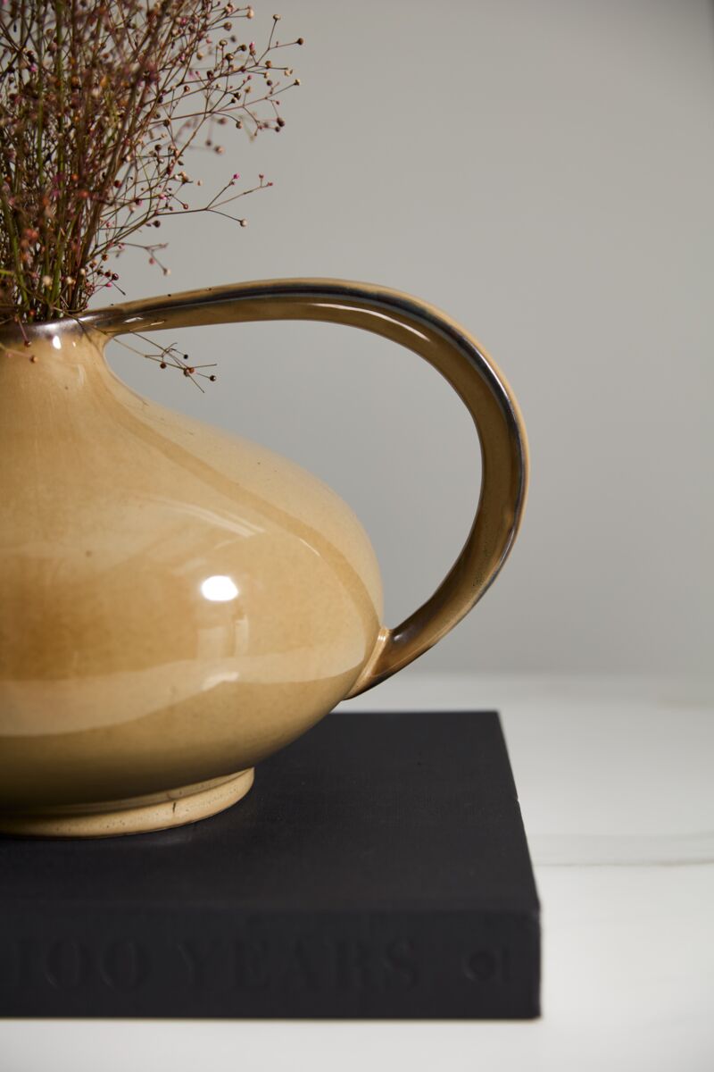 Alora Pitcher