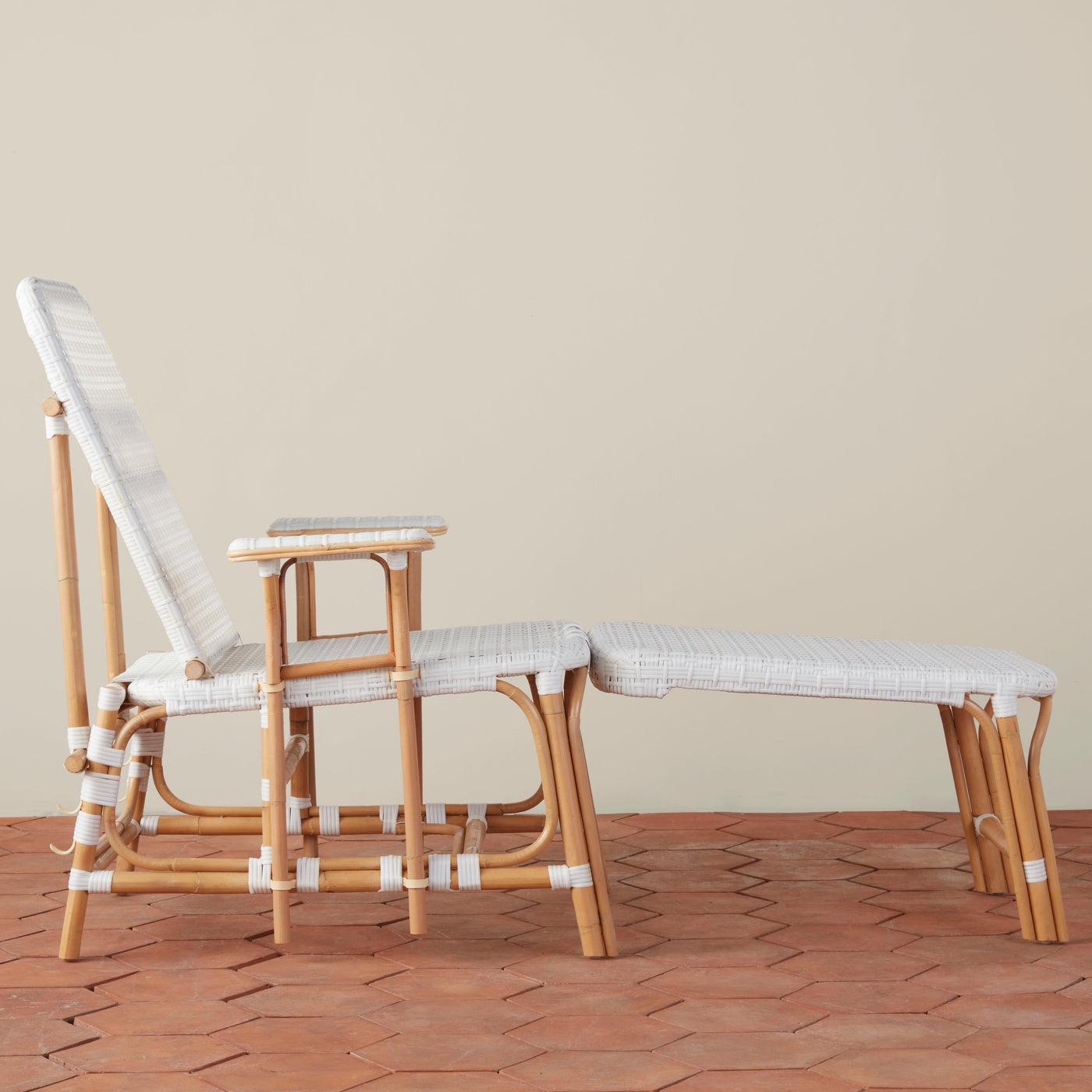 Flore Outdoor Chaise Lounge