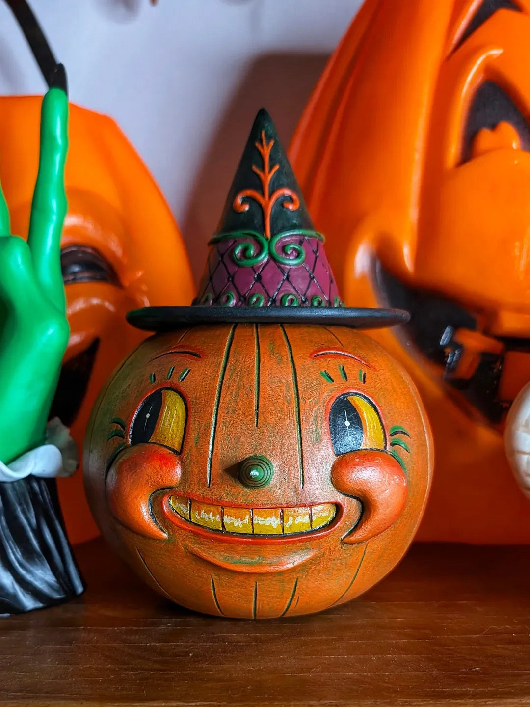Witchy Orange-O-Weena
