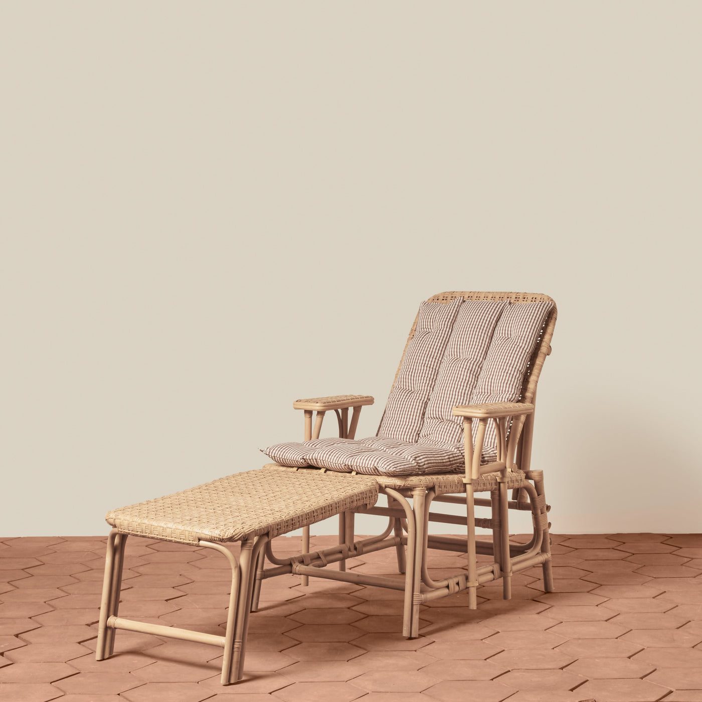 Flore Bistro Chaise Lounge