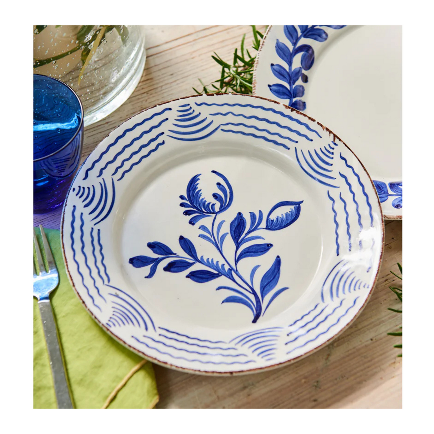 Madeira Dinner Plate – Flowers & Shells (Blue & White)