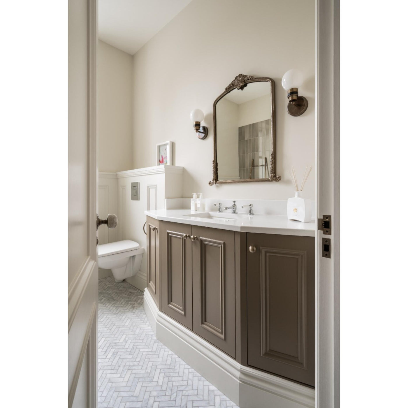 Shannon Wall Sconce