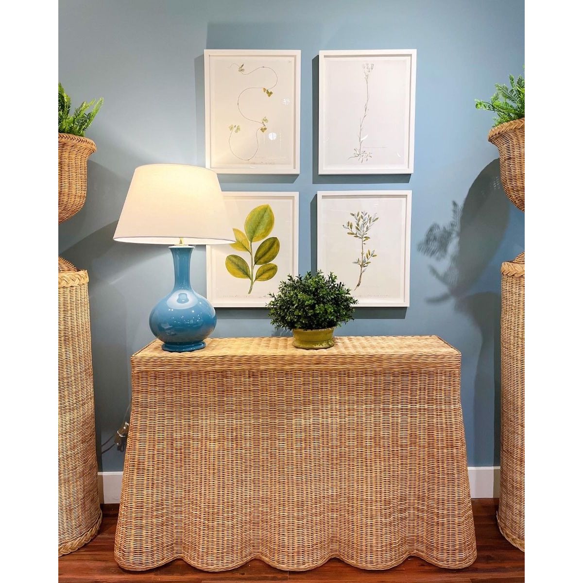 Averly Scalloped Entry Table